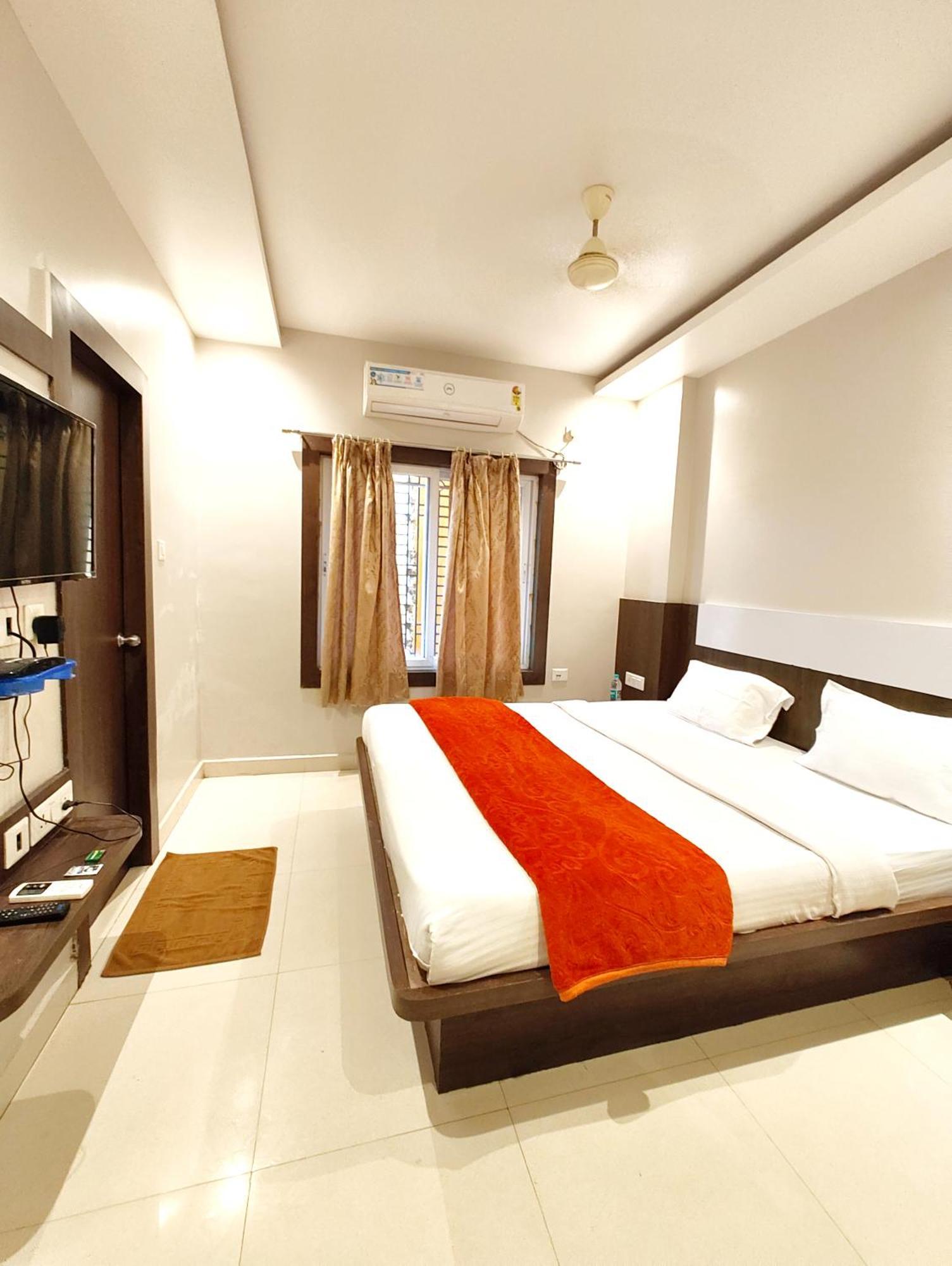 Goroomgo Hotel Home Town Puri Near Golden Beach And Temple গোরুমগো হোটেল হোম টাউন পুরী গোল্ডেন বিচ এবং মন্দিরের কাছে गोल्डन बीच के पास होटल होम टाउन - Fully-Air-Conditioned-With-Lift-Wifi-Home Style-Food Menu-And Parking Facilities - Book Now Exterior foto