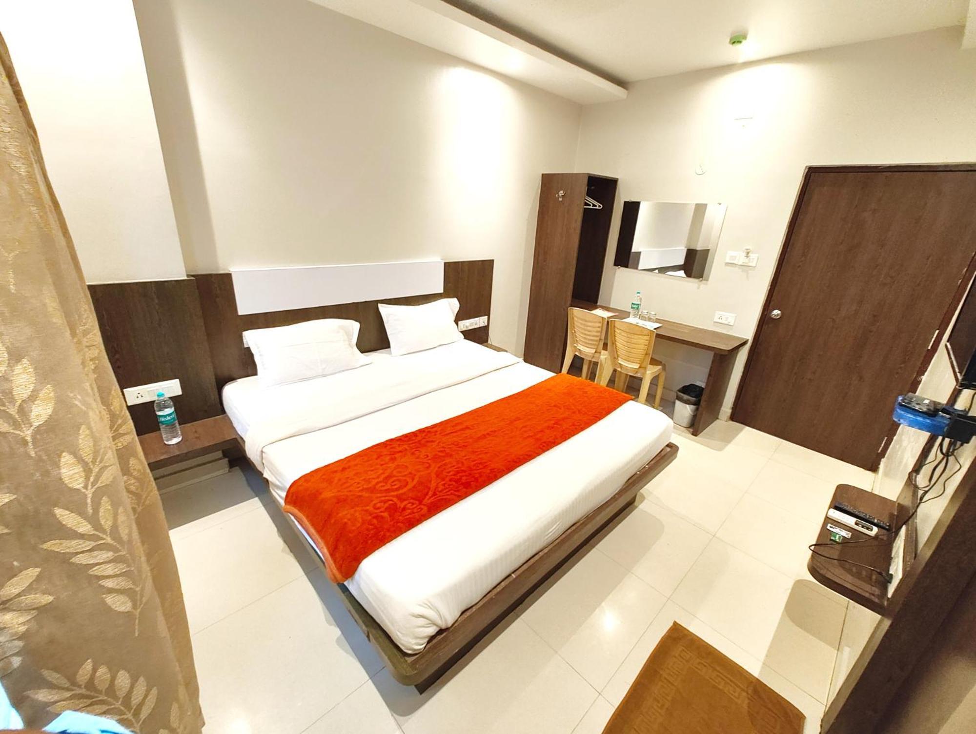 Goroomgo Hotel Home Town Puri Near Golden Beach And Temple গোরুমগো হোটেল হোম টাউন পুরী গোল্ডেন বিচ এবং মন্দিরের কাছে गोल्डन बीच के पास होटल होम टाउन - Fully-Air-Conditioned-With-Lift-Wifi-Home Style-Food Menu-And Parking Facilities - Book Now Exterior foto